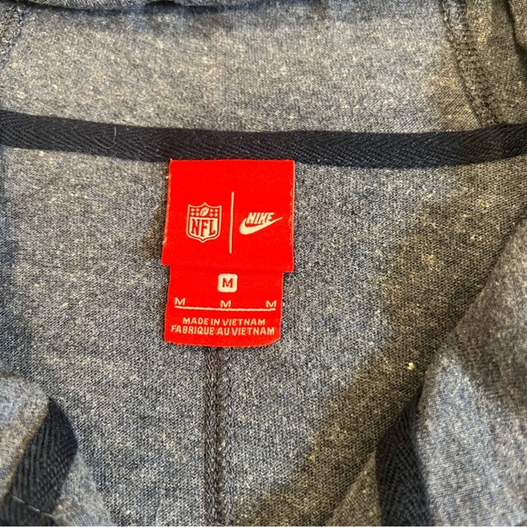 Seattle Seahawks | Nike Women's | Full Zip Hoodie Sweatshirt Medium - Picture 4 of 9